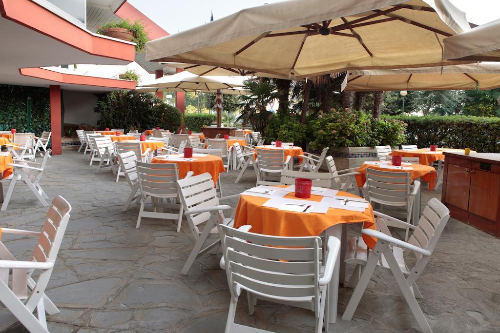 Gallia Club Hotel Cesenatico Exterior photo